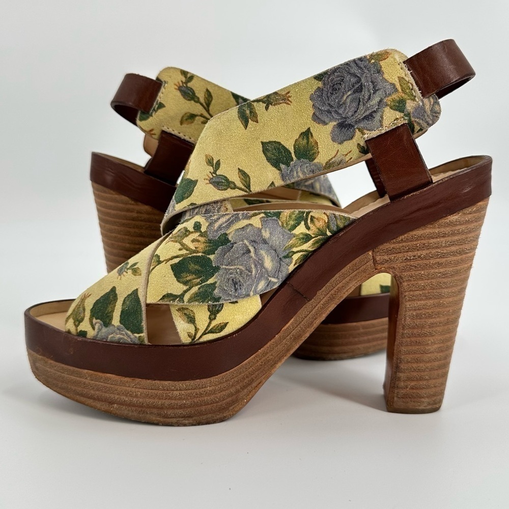 Women’s Floral Yellow Leather-Trim Platform Sandal - Picture 2 of 16